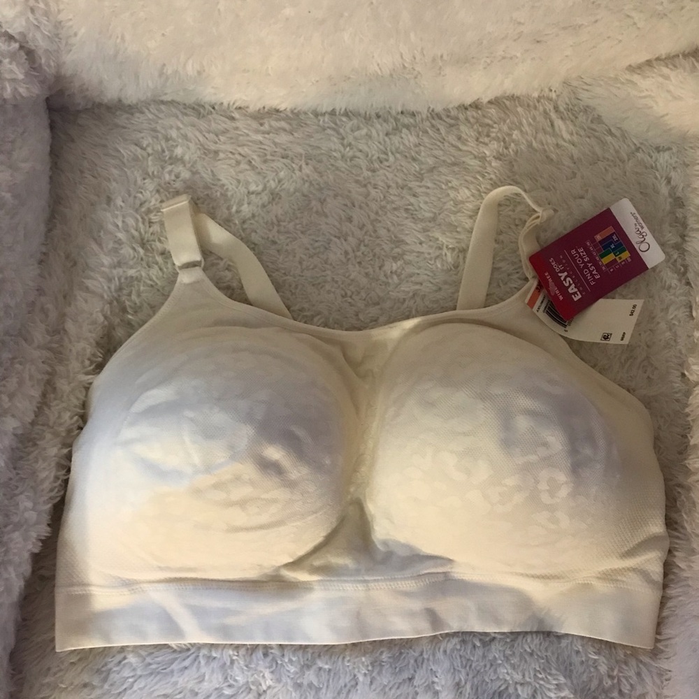 NWT Olga by Warner’s Easy Does It Wire-Free Seamless Bra, Cream, XXXL